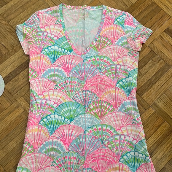 Lilly Pulitzer women’s V neck t shirt - Picture 1 of 2